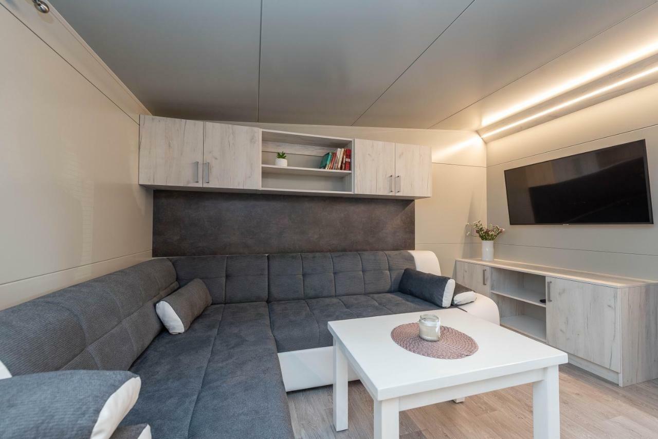 Hotel Camp Bepo à Pakoštane Extérieur photo